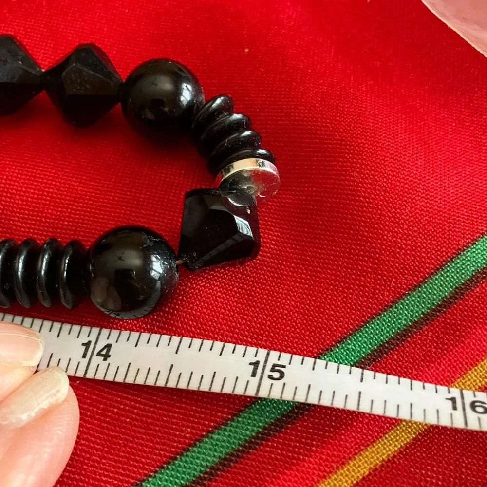 Black and Silver Necklace 15 1/2” drop - Picture 4 of 4